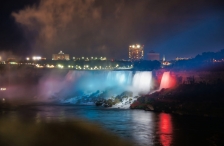 Niagarafälle nachts